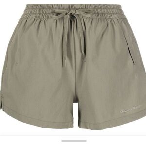 Outdoor Voices Women’s Doing Things 2.5 Inch Running Shorts Green Size Small